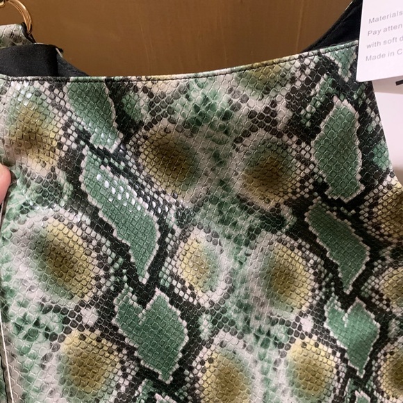 Ahdorned green snake skin crossbody - Picture 7 of 7